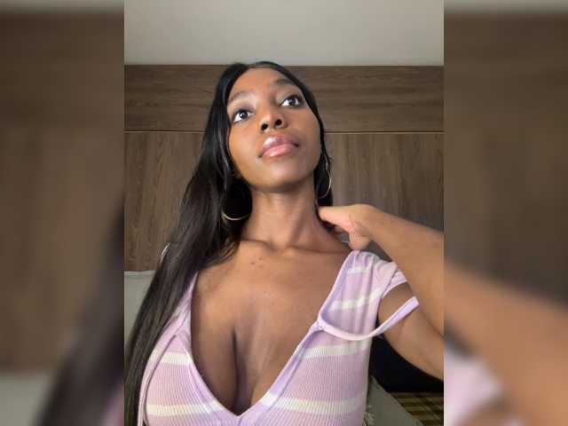 Anaisbeily live cam on BongaCams