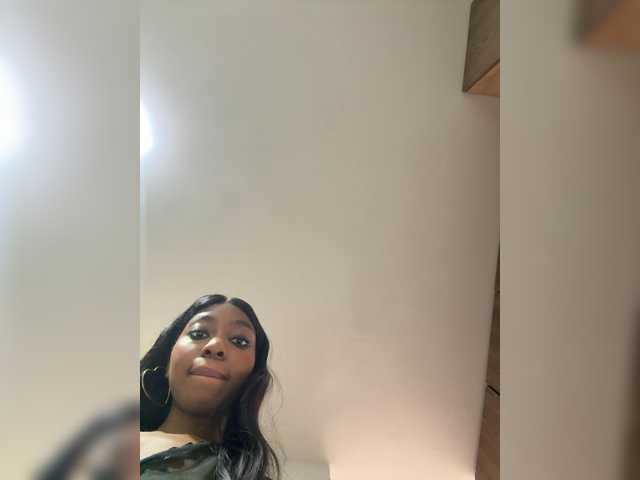 Anaisbeily live cam on BongaCams