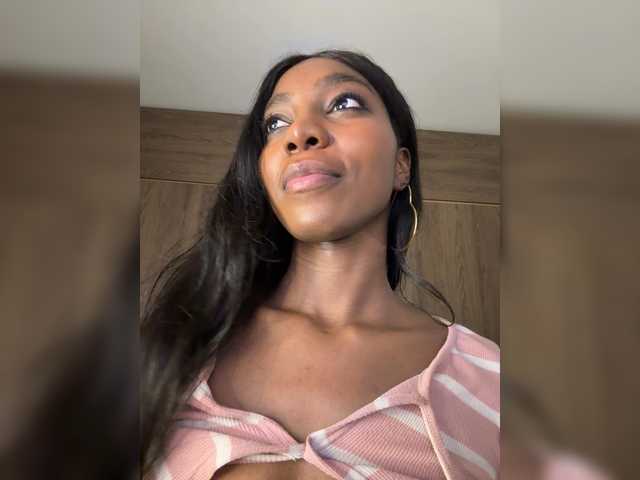 Anaisbeily live cam on BongaCams