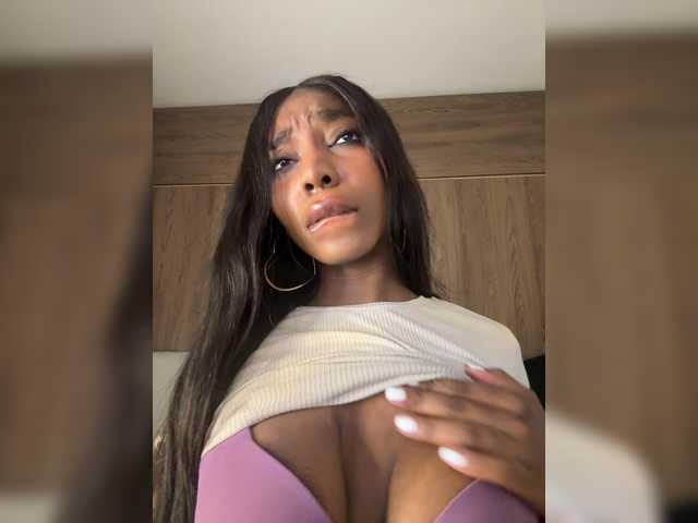 Anaisbeily live cam on BongaCams