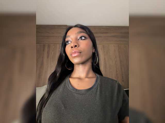 Anaisbeily live cam on BongaCams