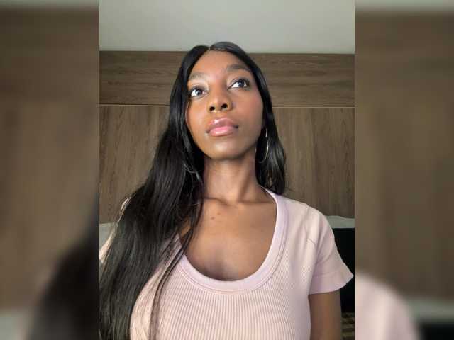 Anaisbeily live cam on BongaCams