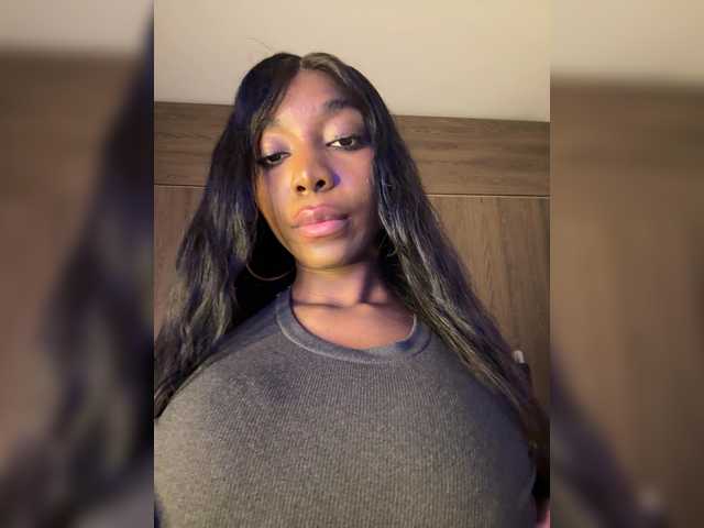 Anaisbeily's BongaCams show and profile