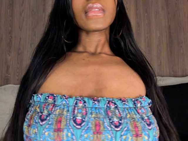 Anaisbeily live cam on BongaCams