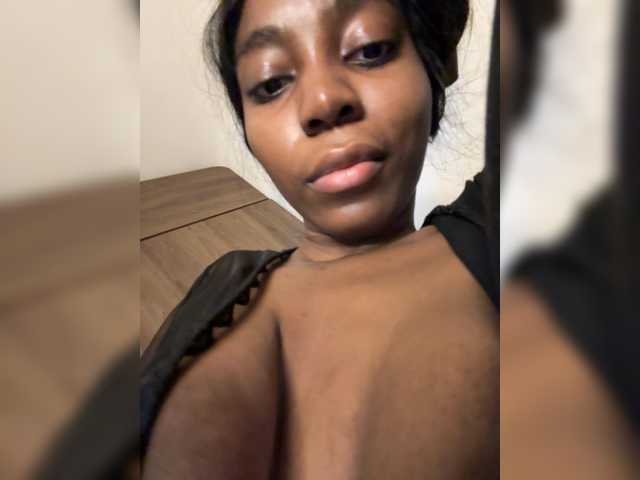 Anaisbeily live cam on BongaCams