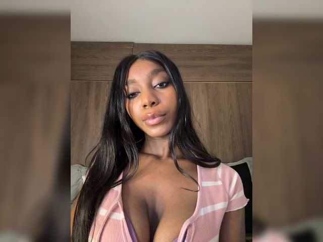 Anaisbeily live cam on BongaCams