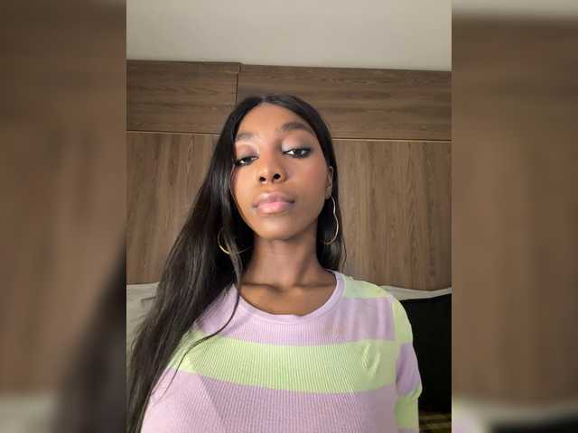 Anaisbeily live cam on BongaCams