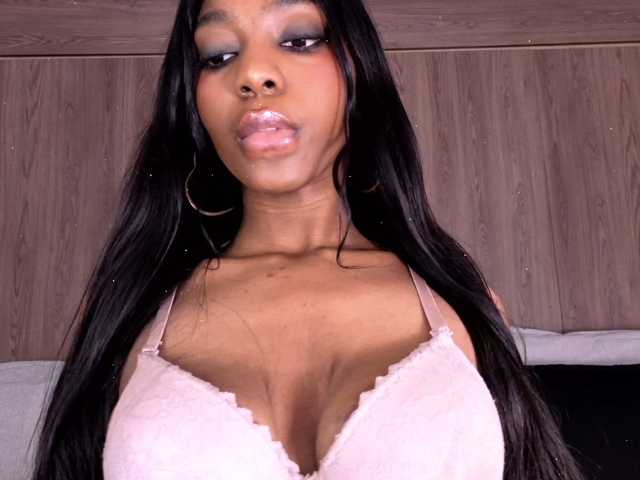 Anaisbeily live cam on BongaCams