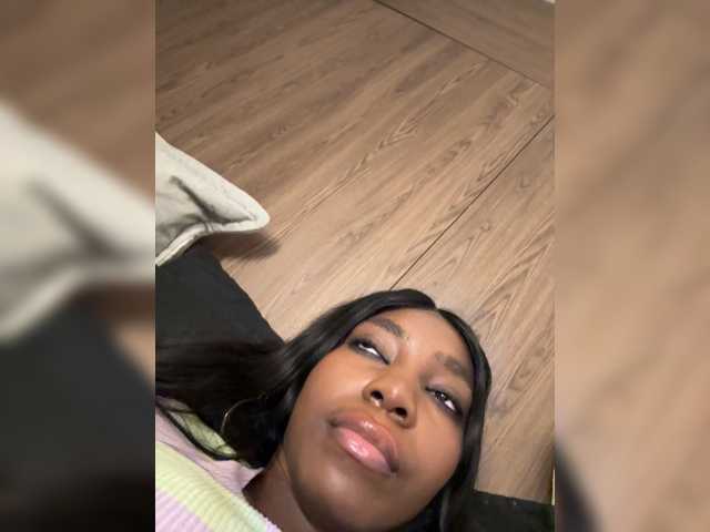 Anaisbeily live cam on BongaCams