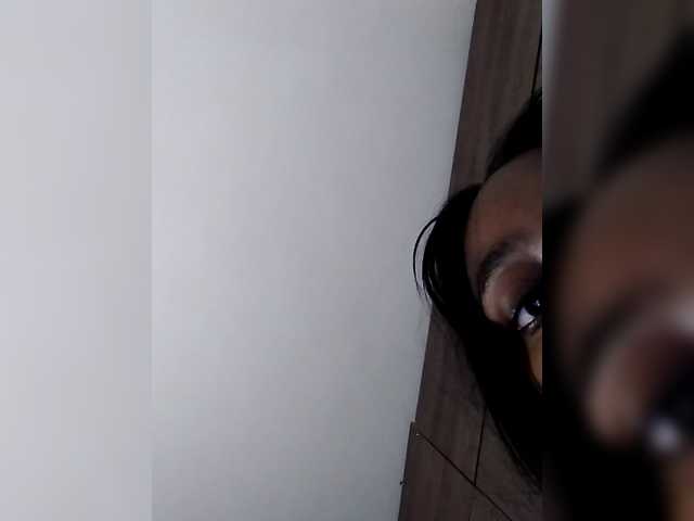 Anaisbeily live cam on BongaCams