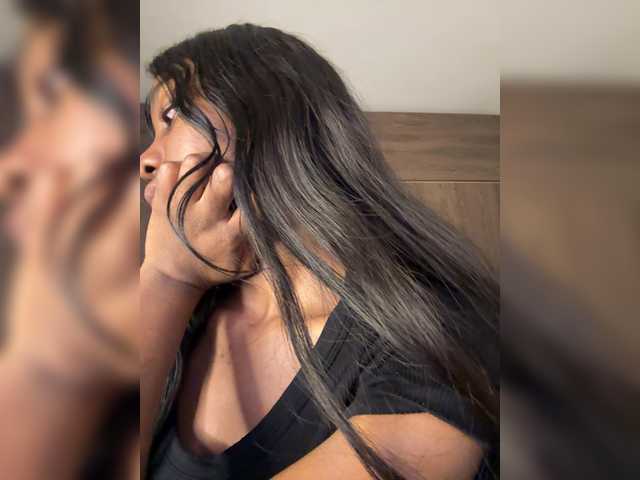 Anaisbeily live cam on BongaCams