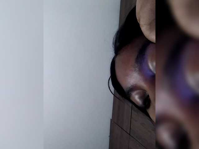 Anaisbeily live cam on BongaCams