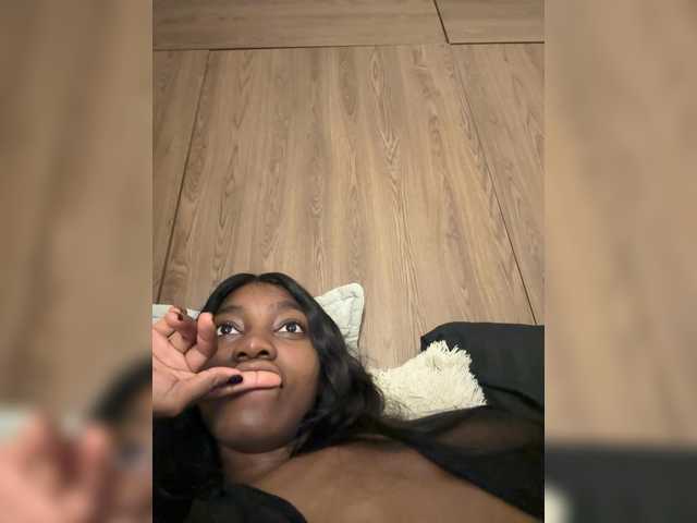 Anaisbeily live cam on BongaCams