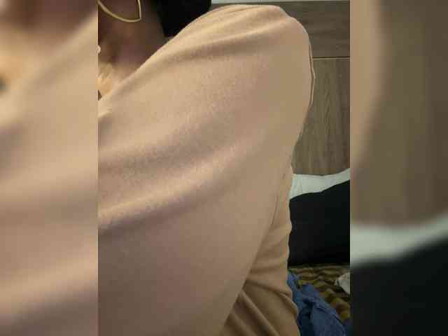 Anaisbeily Live Webcam on BongaCams