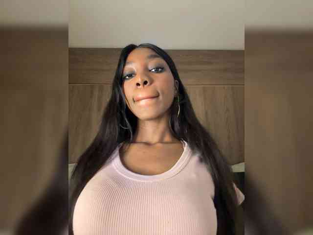 Anaisbeily Live Webcam on BongaCams