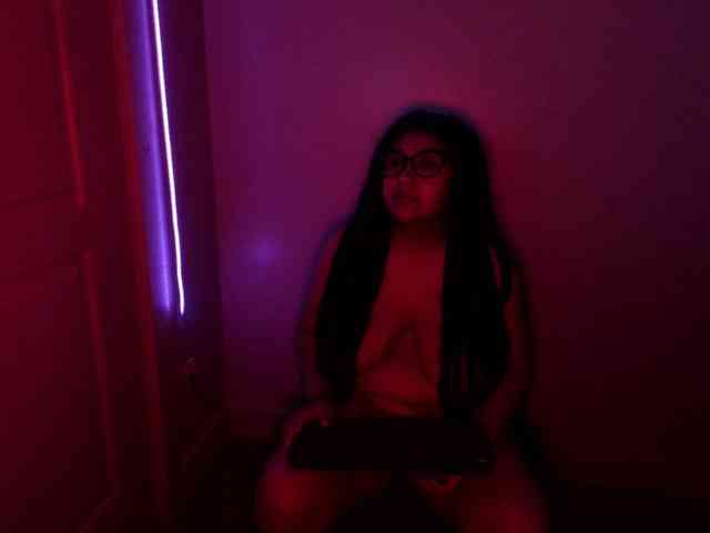 xXxEnMasCaraDosx... Live Webcam on BongaCams