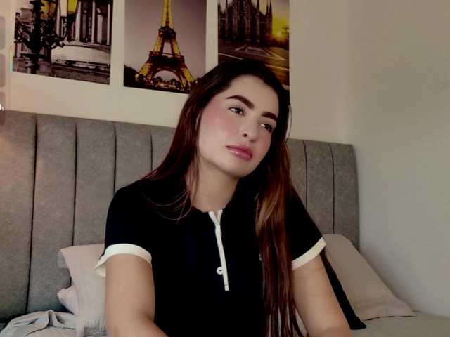 Caralella live cam on BongaCams