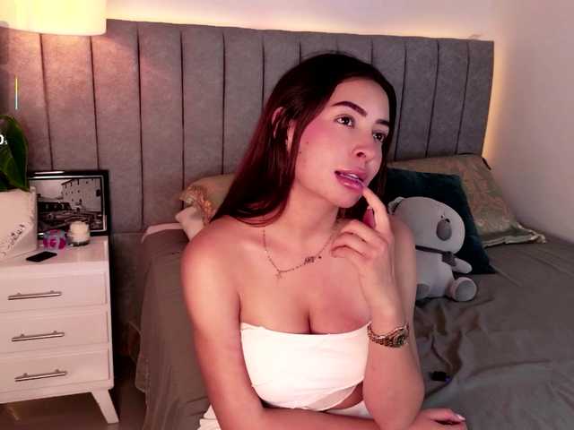 Caralella live cam on BongaCams