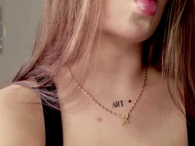 Caralella live cam on BongaCams
