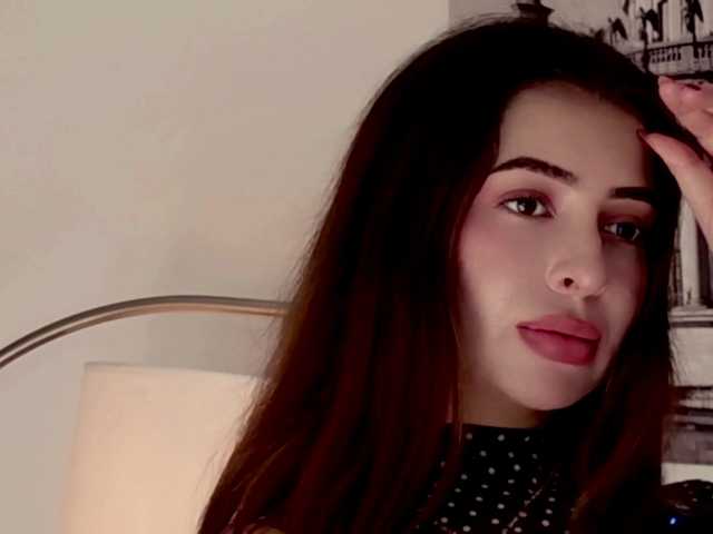 Caralella live webcam show