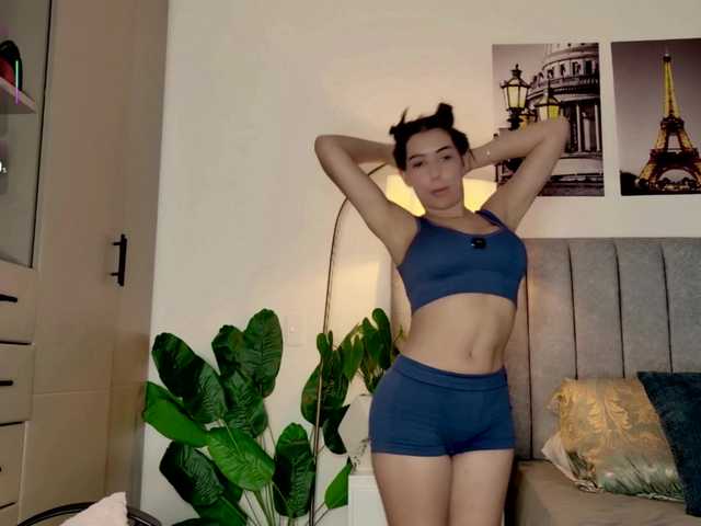 Caralella live cam on BongaCams