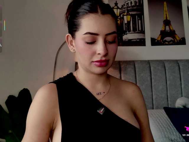 Caralella live cam on BongaCams