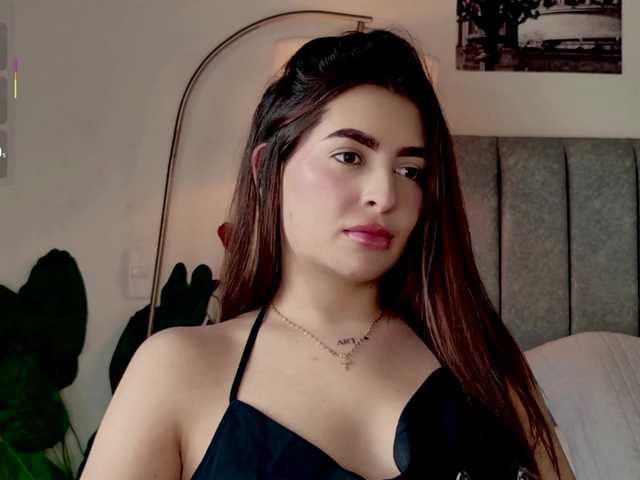Caralella live cam on BongaCams