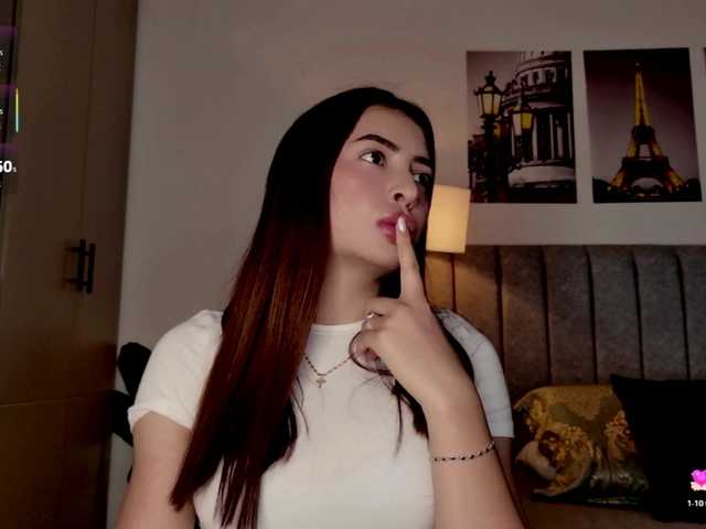 Caralella live cam on BongaCams