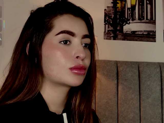 Caralella live cam on BongaCams