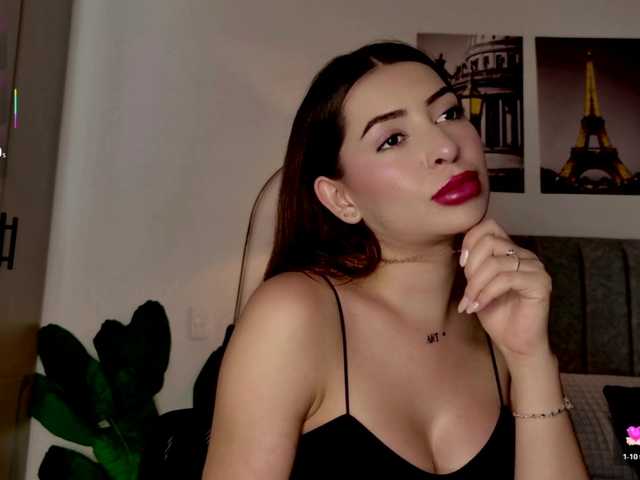 Caralella live cam on BongaCams
