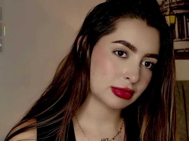Caralella live cam on BongaCams