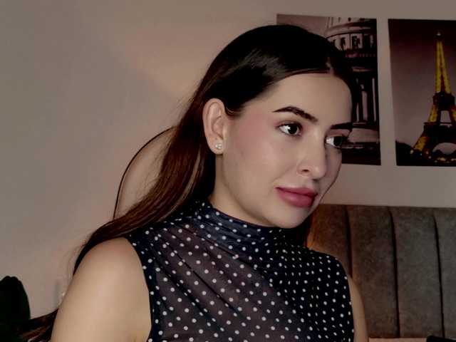 Caralella live cam on BongaCams