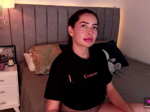 Caralella live cam on BongaCams