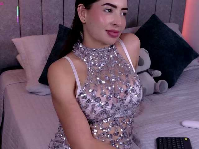 Caralella live cam on BongaCams