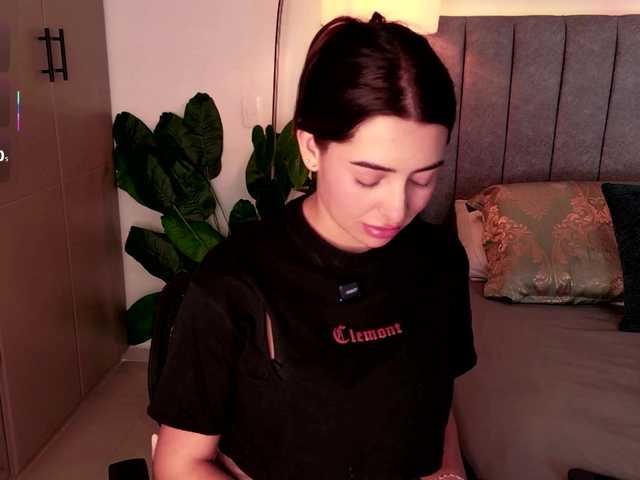 Caralella live cam on BongaCams