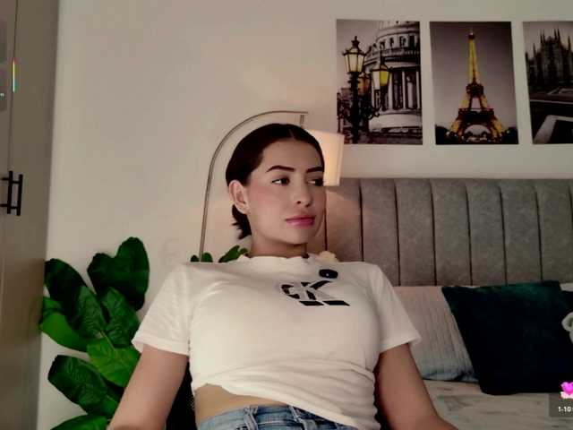 Caralella live cam on BongaCams