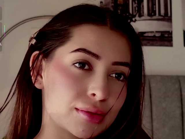 Caralella live cam on BongaCams