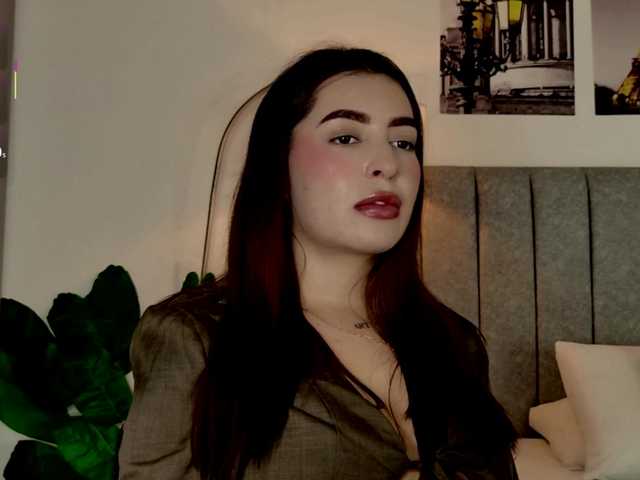 Caralella live cam on BongaCams