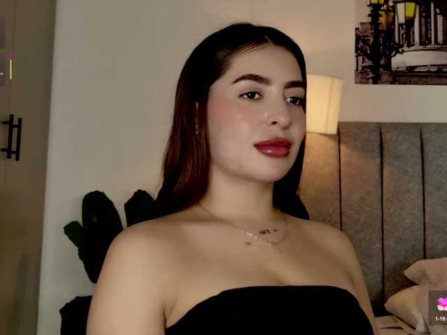 Caralella live cam on BongaCams