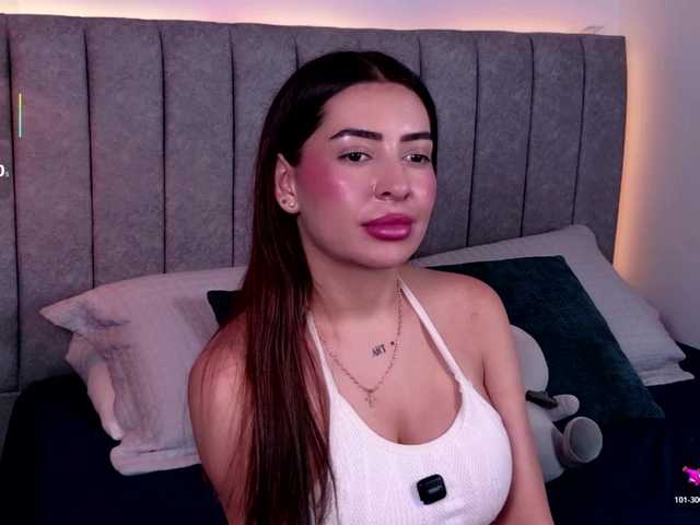Caralella live cam on BongaCams