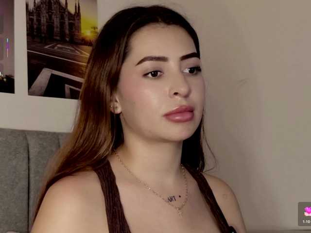 Caralella live cam on BongaCams