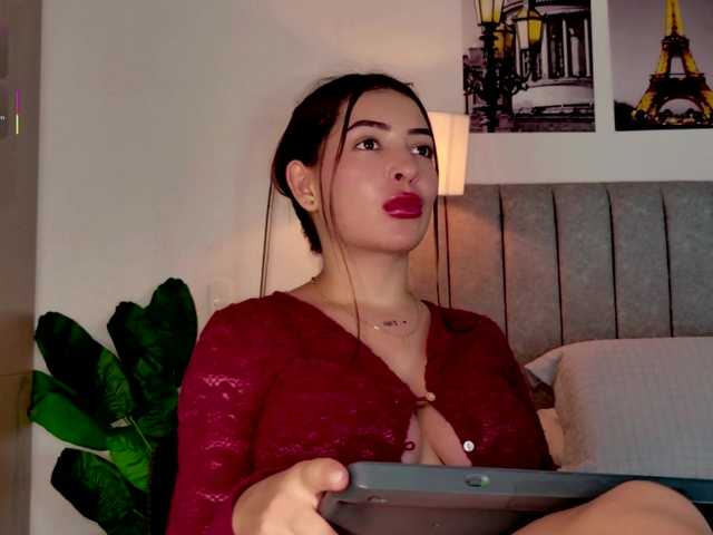 Caralella live cam on BongaCams