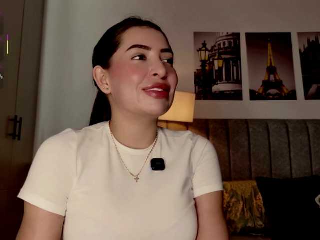 Caralella live cam on BongaCams