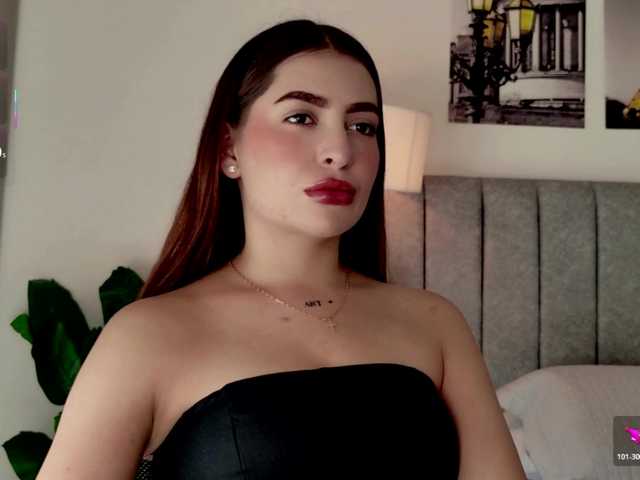 Caralella live cam on BongaCams