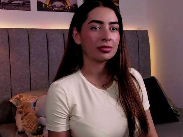 Caralella live cam on BongaCams