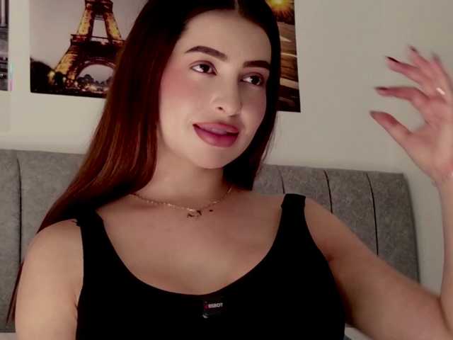 Caralella live cam on BongaCams