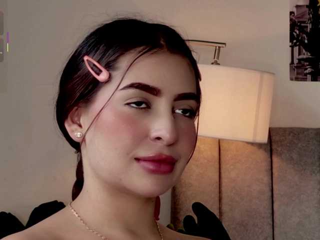 Caralella live cam on BongaCams