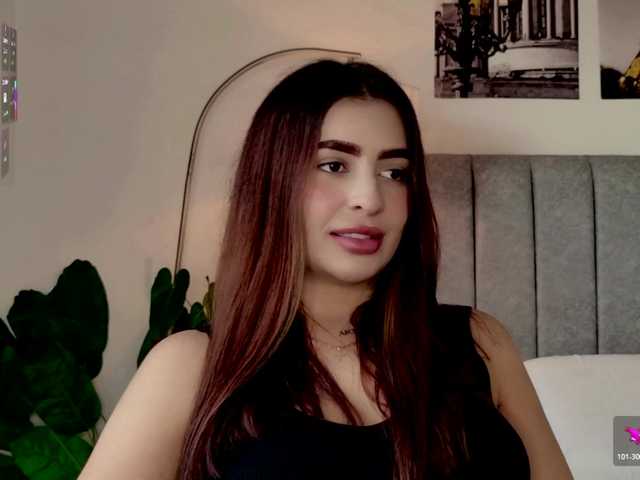 Caralella live cam on BongaCams