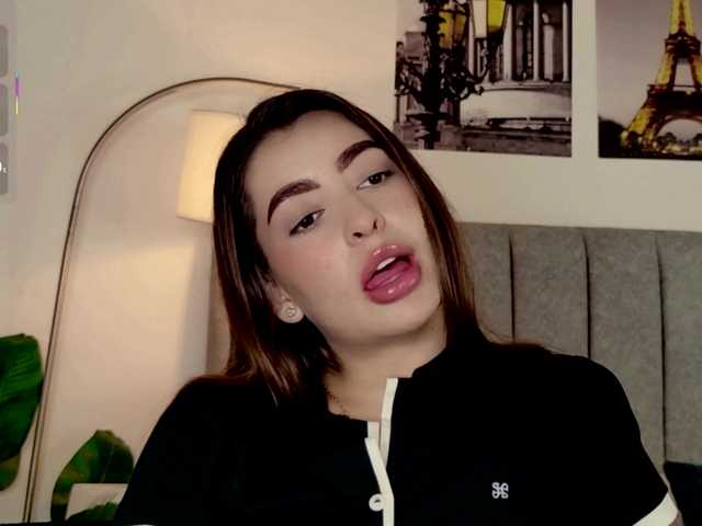 Caralella live cam on BongaCams