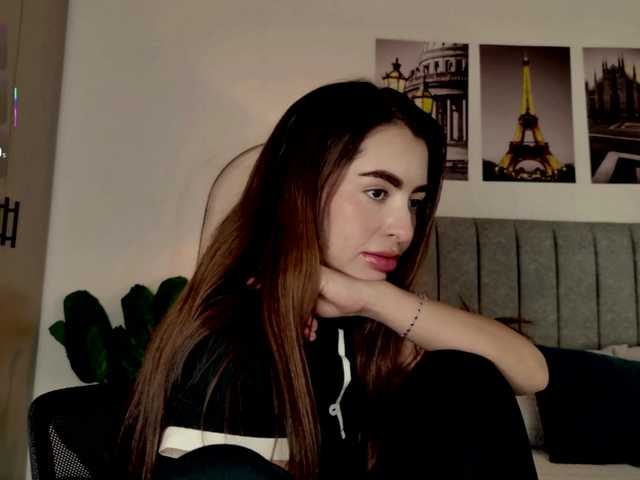 Caralella live cam on BongaCams